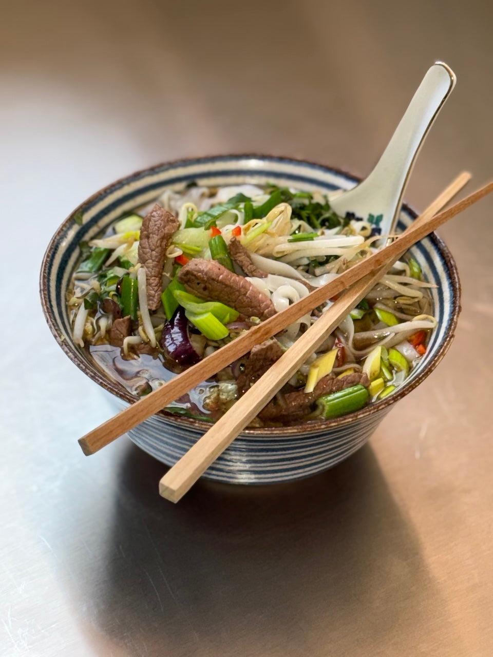 PhoBo Vietnamesische Reisnudelsuppe